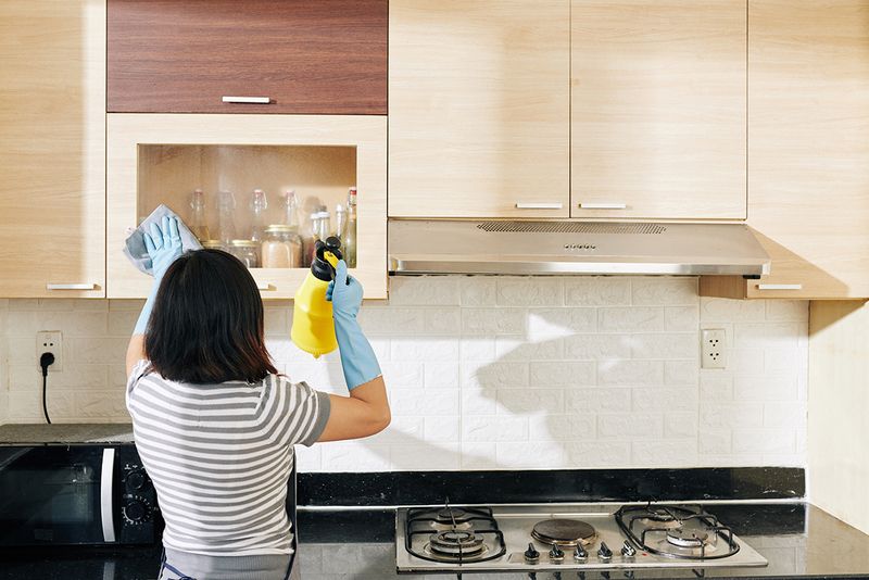 Simple yet effective kitchen cabinet maintenance tips